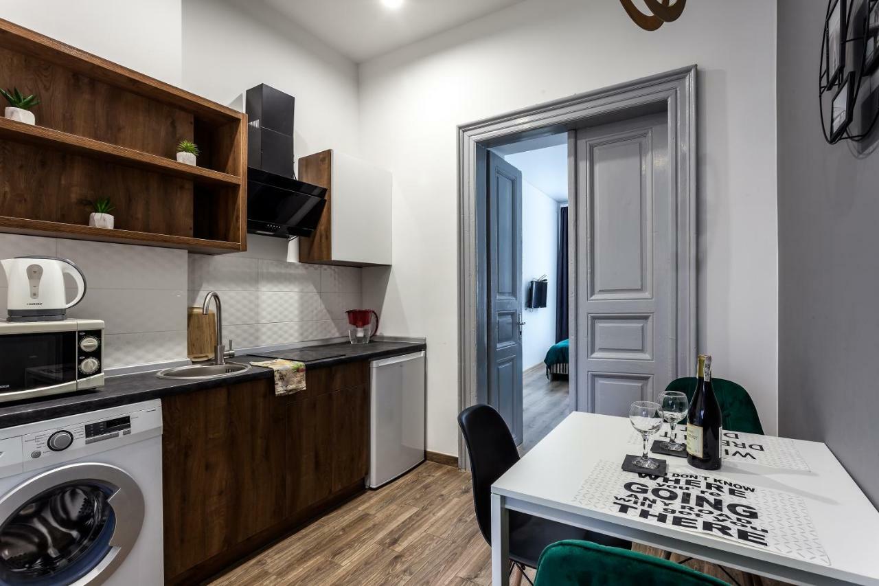 Romantic Apartments-near Opera House 5/4 Apartment
